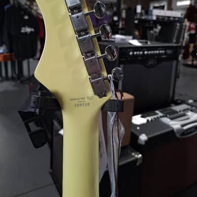 Danelectro DANO 67 Early 2020s - Yellow Gloss - Twin Lipstick Pickups - Vintage-Inspired Offset - Alder body and Maple Neck - Professional Set Up image 7