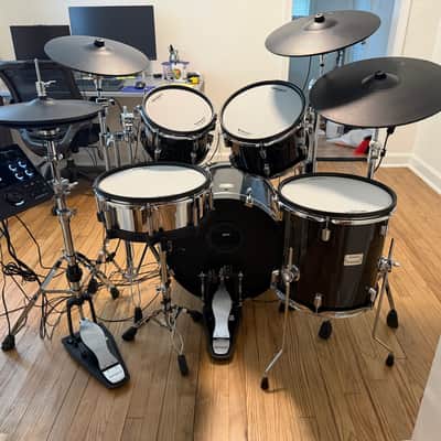 Roland VAD507 Acoustic Design Series Electronic V-Drum Kit 2025 - Black (incl. noise eater hi-hat & double kick hardware, throne, mat, riser, extra low-volume cymbals, and more) image 6