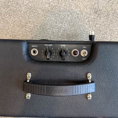 Immagine Fender Pro Junior III 15-Watt Combo  with 10" Cannibis Rex Speaker - 2