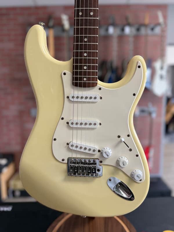 Squier Bullet Strat