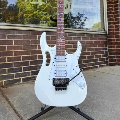 Ibanez JEMJR-WH Steve Vai Signature- White image 3