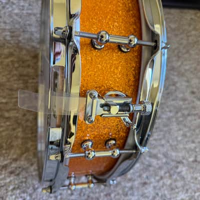 Ludwig 4x14 Classic Maple Piccolo Gold Sparkle Snare Drum image 4