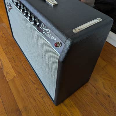 Fender '65 Deluxe Reverb Reissue 22-Watt 1x12" Guitar Combo 1994 - Present - Black image 4