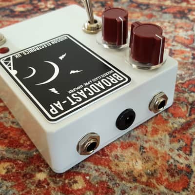 Hudson Electronics Broadcast-AP Ariel Posen Signature 2019 - Present - White image 6