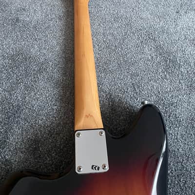 Fender Vintera '60s Jaguar  - 3-Color Sunburst image 4