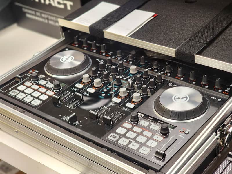 Native Instruments Traktor Kontrol S4 MK2 2010s - Black image 1