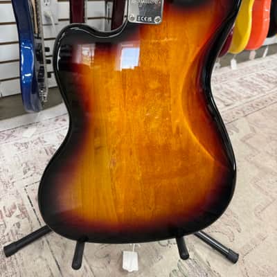 Squier Classic Vibe Bass VI - 3-Color Sunburst image 7