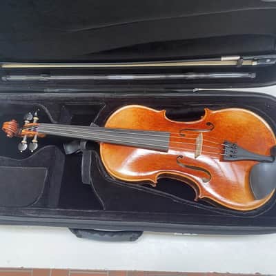 Mint Open Box Krutz 400 Series Step-Up 16" Viola, model A640; with Case, Bow, Rosin image 16