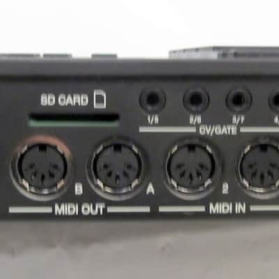 Used Akai MPC Live II Standalone Sampler / Sequencer W/ Built-In Monitors and Pelican Case VGC image 7