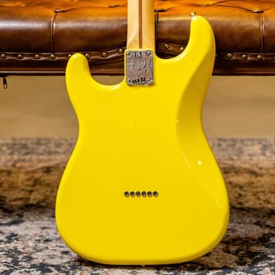 Fender Tom DeLonge Stratocaster Graffiti Yellow (USED) image 6