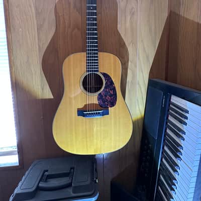 Martin D-18V 2004 - Natural image 1
