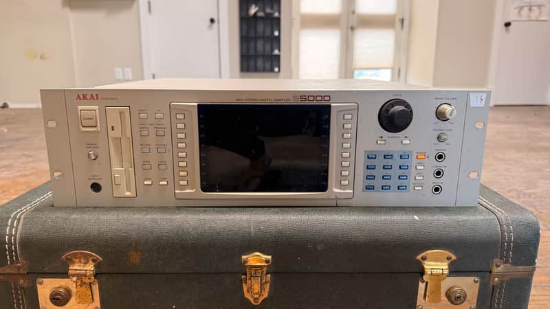 Akai S5000 MIDI Stereo Digital Sampler 1998 image 1