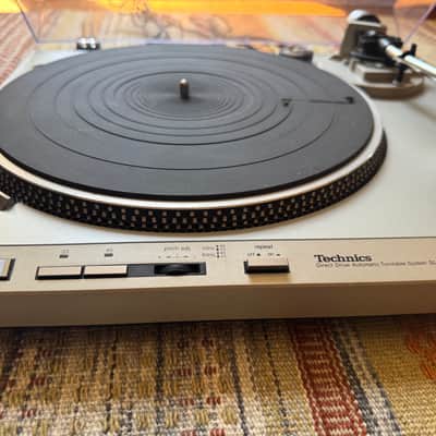 Technics SL-D303 Vintage Direct Drive Turntable image 4