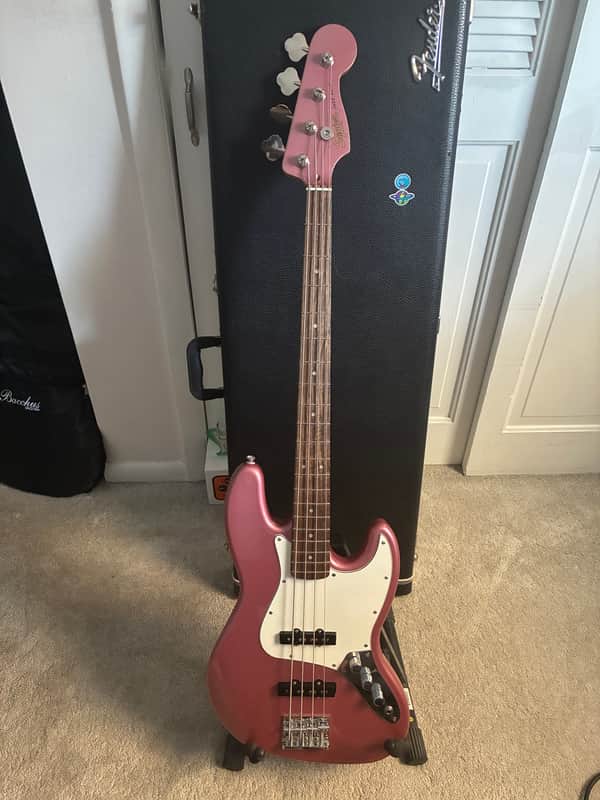 Squier Jazz bass