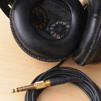 AKG K270 Studio Headphones image 3