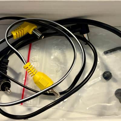 CIOKS CRUX Power Converter 2022 - Present - Black image 5