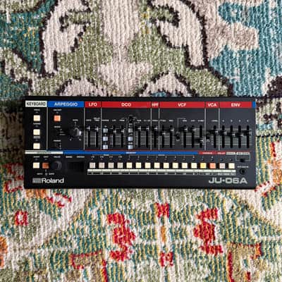 Roland JU-06A Boutique Synth READ DESCRIPTION