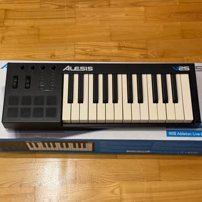 Alesis V25 25-key USB MIDI Controller with Beat Pads 2017 - 2022 - Black