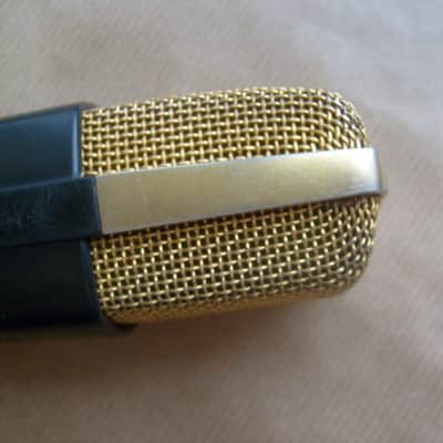 Sennheiser MD 421 Cardioid Dynamic Microphone image 5