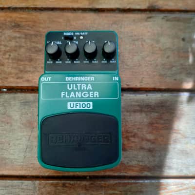 Behringer UF100 Ultra Flanger 2000s - Green image 1