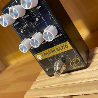 Crazy Tube Circuits (Phi) Golden Ratio FET / Optical Compressor V2 2021 - Present - Black / Gold image 3