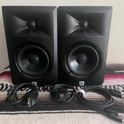 Pair of JBL LSR305 2-way active studio monitor speakers 5inch, 3 series, 2010’s, black with extras image 3