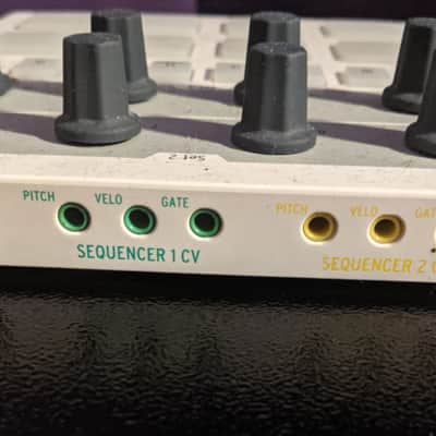 Arturia BeatStep Pro MIDI Controller 2017 - Present - White image 7