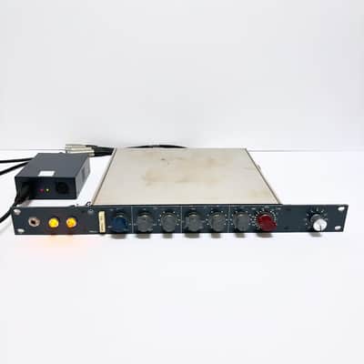 Original Neve 1064 mic pre / 3 band eq housed in a older brent averill face plate 1 ru rack including D.I. / 48v and output trim image 1