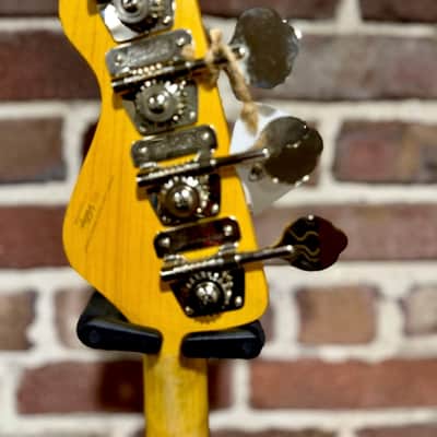 Vintage Icon Series Fretless Bass 2015-2020 - Sunburst image 7