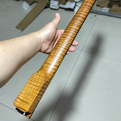 round-end stainless steel AAAA 22frets roasted flame Maple 4×2 music man 22fret Roasted flame Maple Electric guitar neck Ebony fingerboard。 image 3