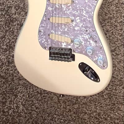 06 Fender Standard Stratocaster with  maple Fretboard David Gilmore emg’s electric guitar 2006 White image 1