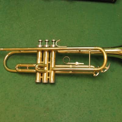 Conn Director Trumpet Elkhart 1962 - Reconditioned - Case & Bach 7C MP image 8