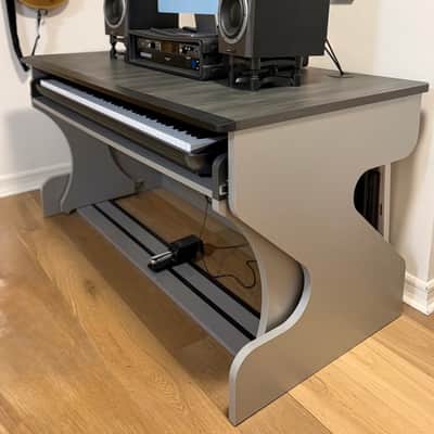 Zaor Miza M Flex Studio Workstation Desk – Grey Wengé - MINT image 3