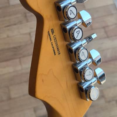 Fender American Ultra Stratocaster HSS 2022 - Texas Tea image 8