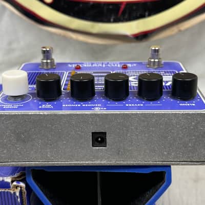 Electro-Harmonix Voice Box voicebox Vocal Harmony Machine Vocoder Pedal with Box image 5