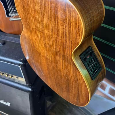 Avalon L-25 Custom Gloss Natural 2006 Jumbo Electro Acoustic Guitar image 12
