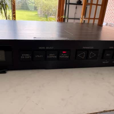 Yamaha TX81Z Rackmount FM Tone Generator 1987 - 1988 - Black image 4