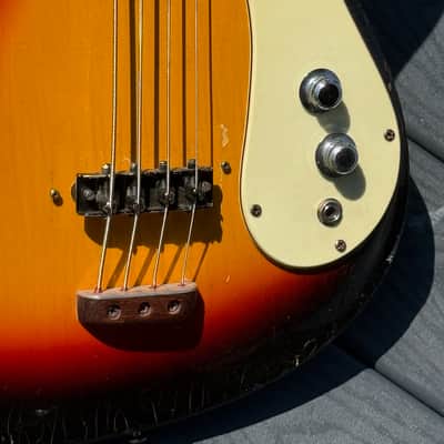Mosrite Ventures Bass 1964 - 1st issue w/all early features Nitro'gard & Saucer knobs ready to enjoy ! image 10