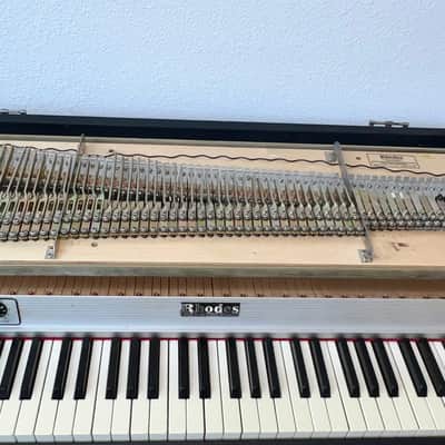 Pristine 1979 Fender Rhodes Mark I Stage 73-Key Electric Piano Black Rounded Top, Complete Stage Package it has been Tuned, Serviced, and Upgraded image 5