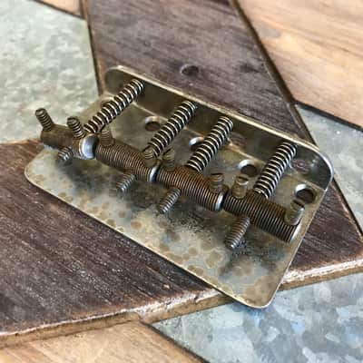 Real Life Relics Fender® Aged Nickel Pure Vintage 58 P-Bass Bridge 0095613049    [BA4]