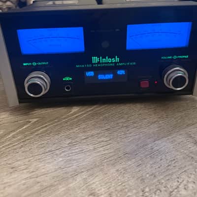 McIntosh MHA150 Stereo Headphone Amplifier 2016 - Present - Black image 3
