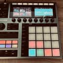 Native Instruments Maschine Plus 2020 Black - 256 gb sd - Travel Case