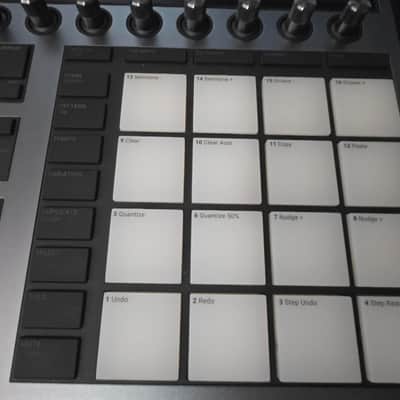 Native Instruments Maschine Plus 2020 - Present - Black image 4
