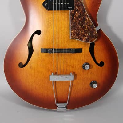 Godin 5th Avenue Kingpin Cognac Burst image 2