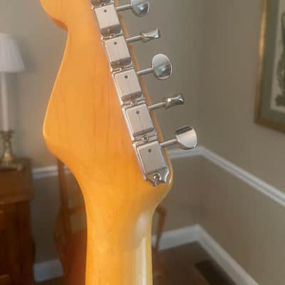 Fender Eric Johnson Signature '54 "Virginia" Stratocaster 2020 - Present - 2-Color Sunburst image 4