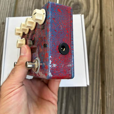 Tone Junkie mind squeezer Compressor Fuzz Two In One Tone Bender optical - Blue pink with box image 9