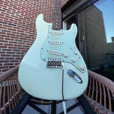 Fender Custom Stratocaster - Olympic white with matching headstock image 4