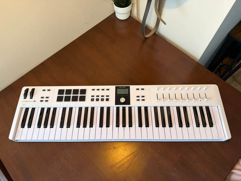 Arturia KeyLab Essential 61 MkIII MIDI Controller 2024 - Present - Alpine White image 1