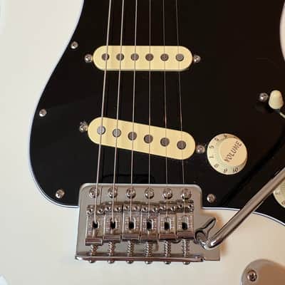 Fender American Performer Stratocaster 2022 - Arctic White image 4