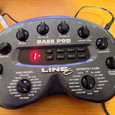 Line 6 Bass POD Multi-Effect and Amp Modeler image 2